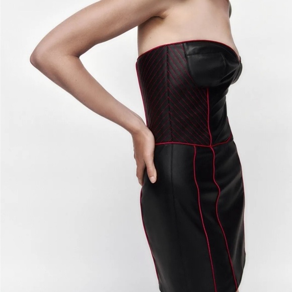 🆕Zara Strapless Faux Leather Black Mini Dress With Pink Satin Piping Size US M - Picture 2 of 8